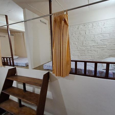 Dormitories/Hosteller, Giftland Homestay Аїджал Екстер'єр фото